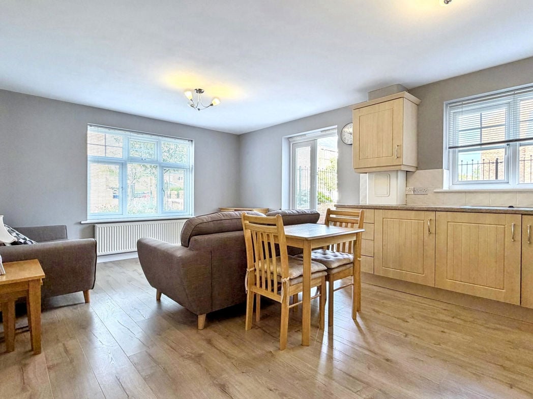 Property image 6 of 13