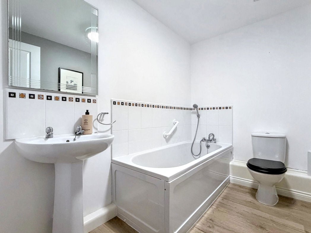 Property image 10 of 13