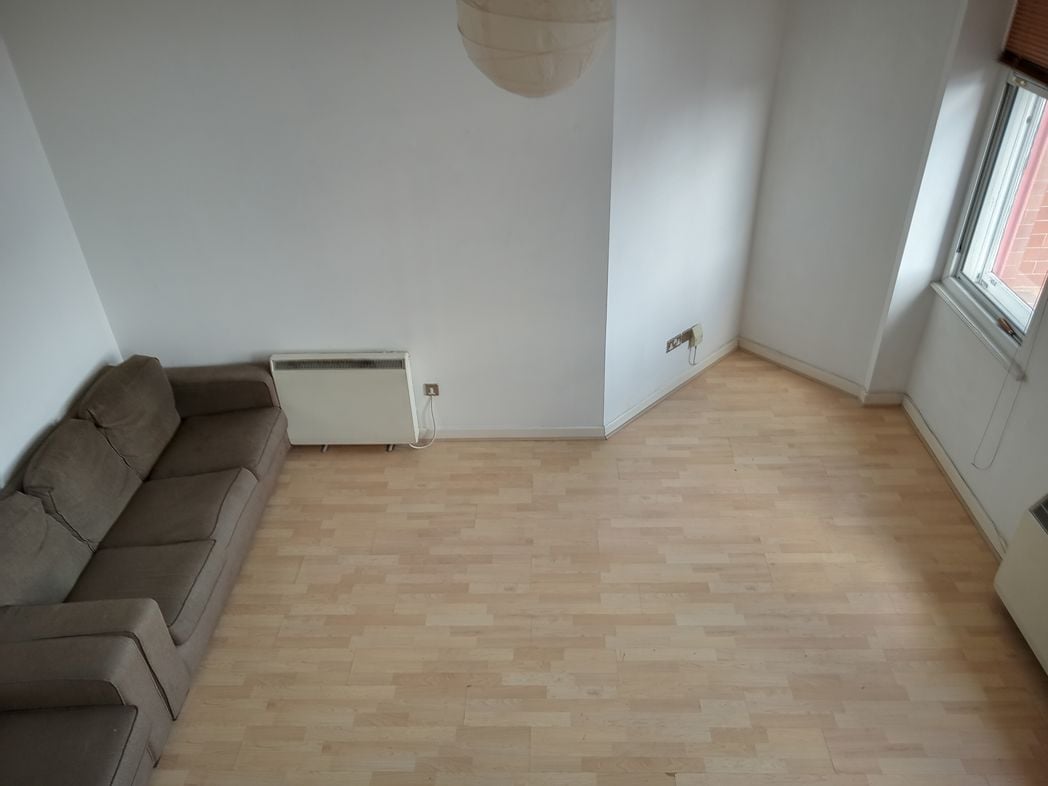 Property image 8 of 27