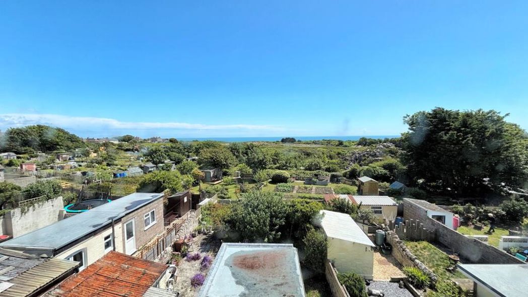 Property image 3 of 18
