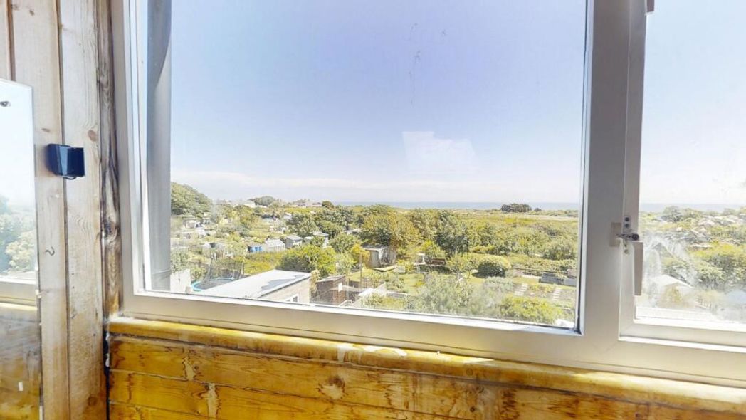 Property image 10 of 18