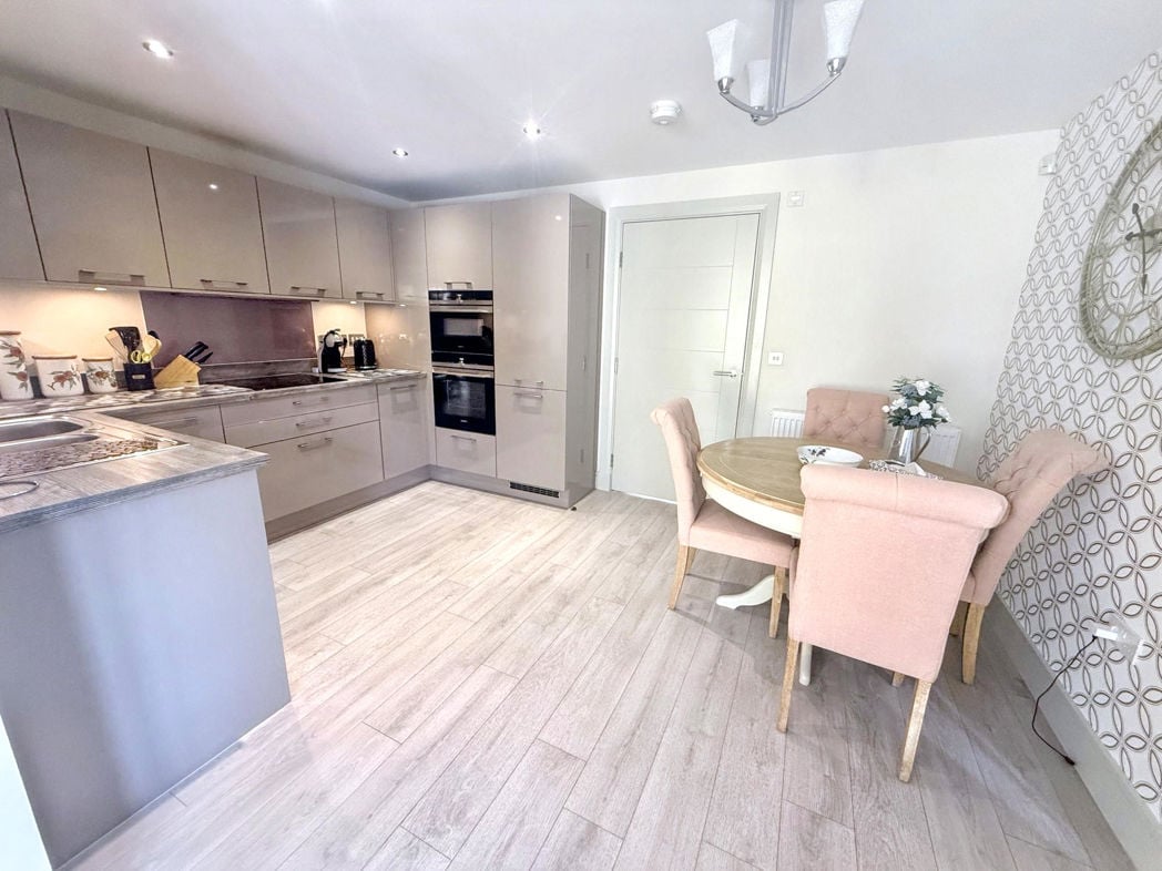Additional photo Kitchen / Dining area