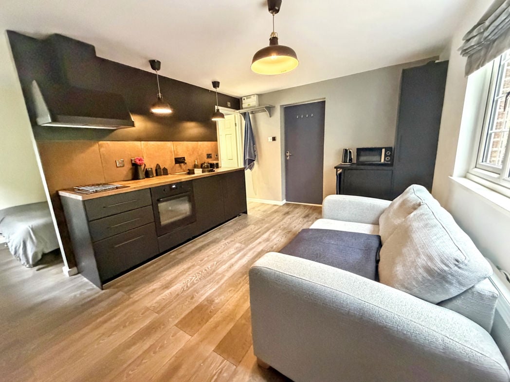 Lounge/Kitchen