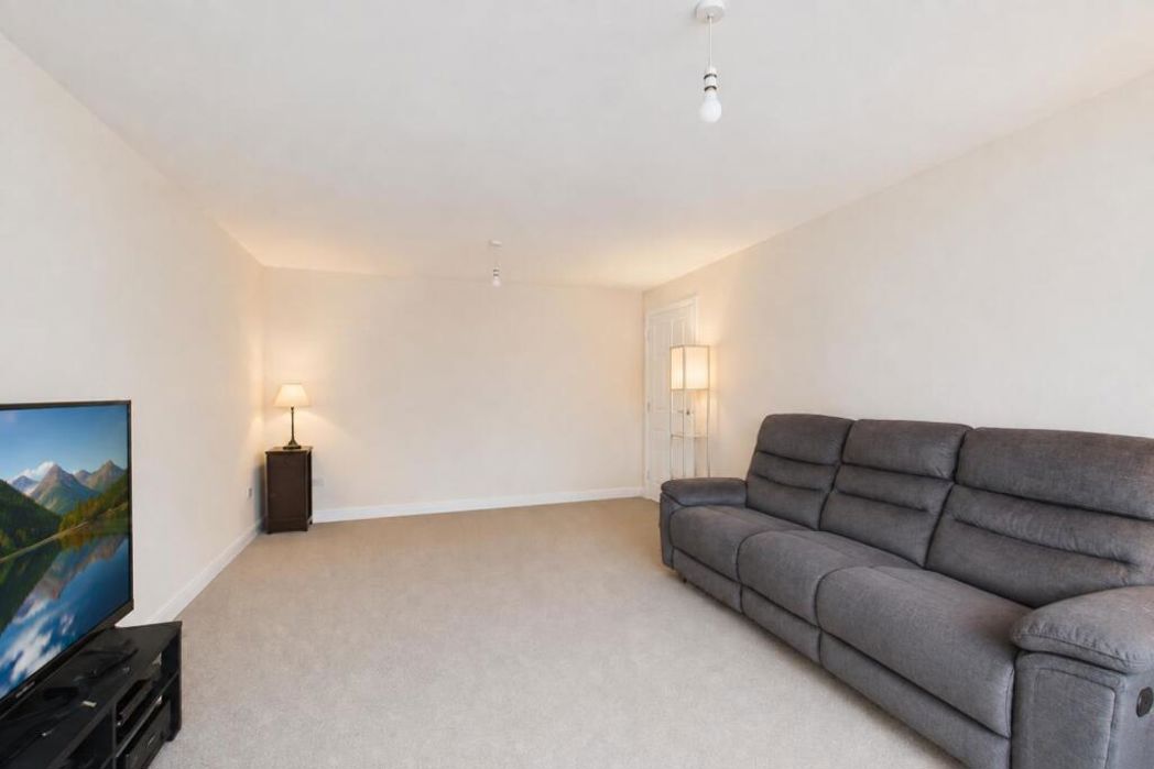 Property image 7 of 17