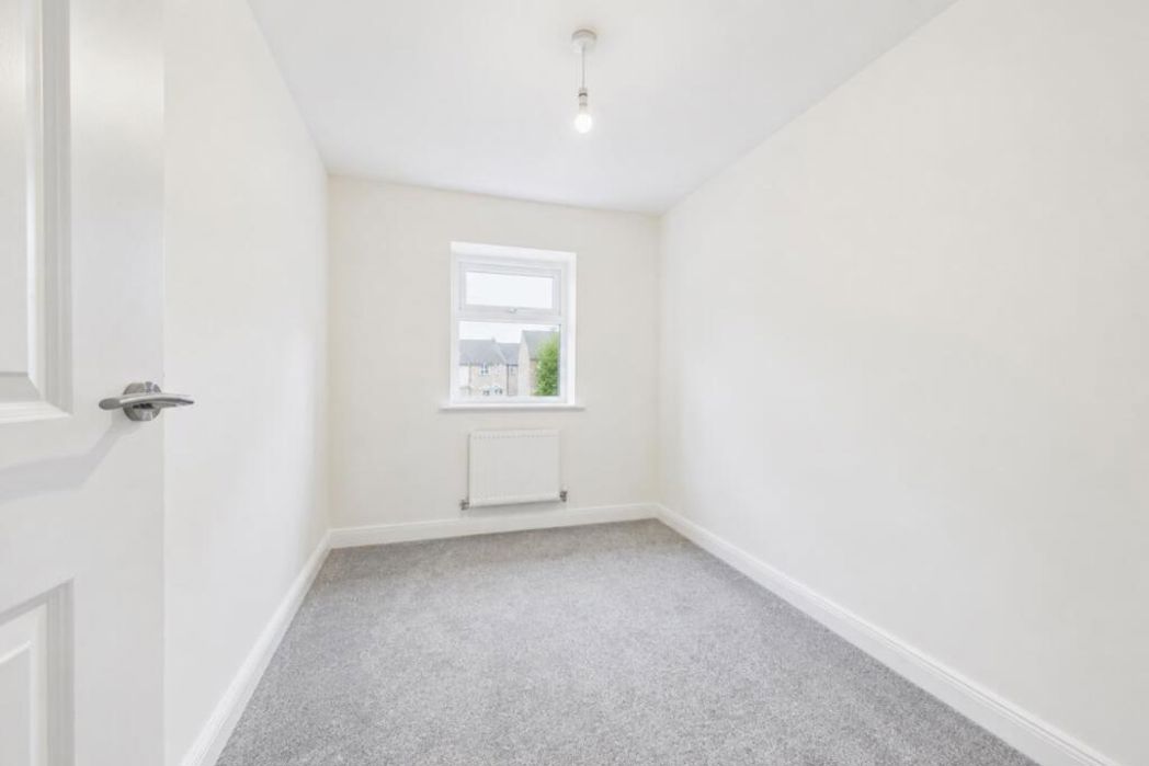 Property image 13 of 17