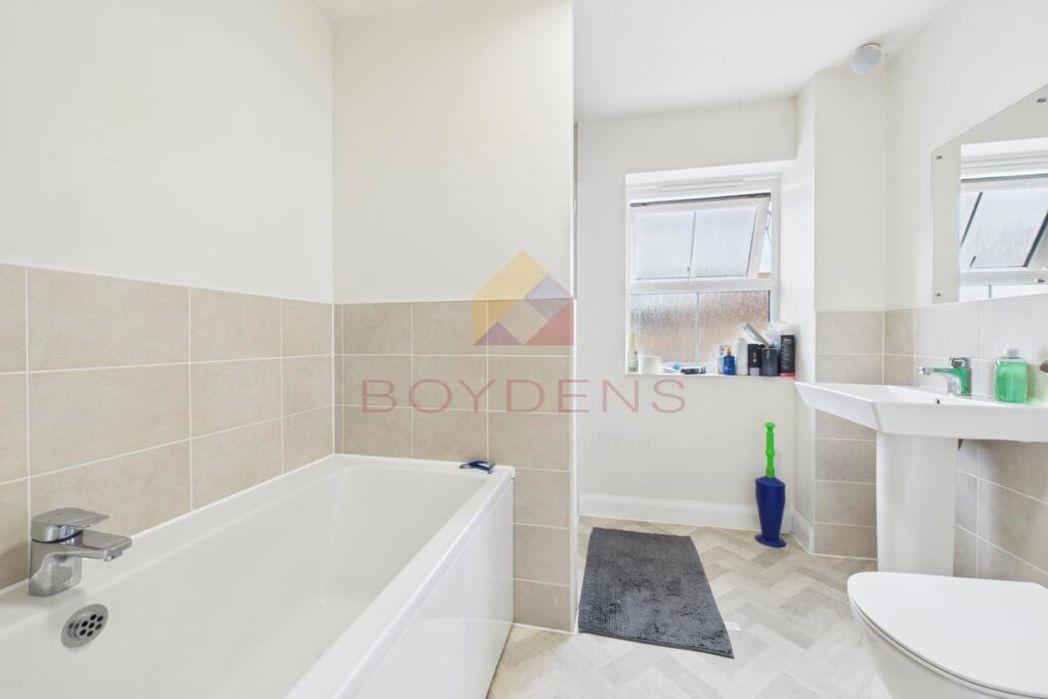 Property image 15 of 17