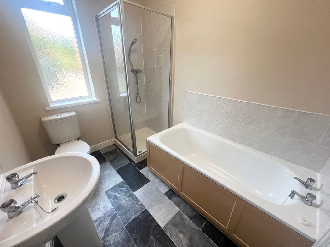 Property image 6 of 8