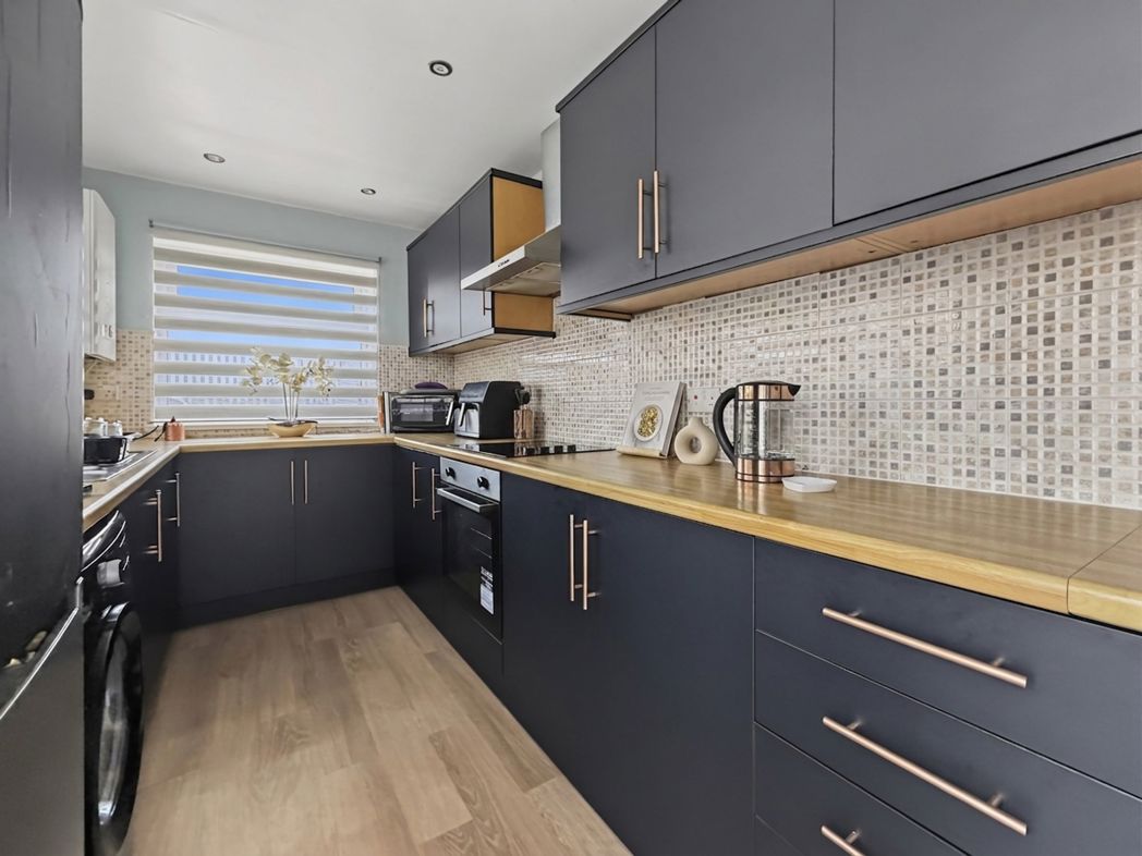 Property image 23 of 34