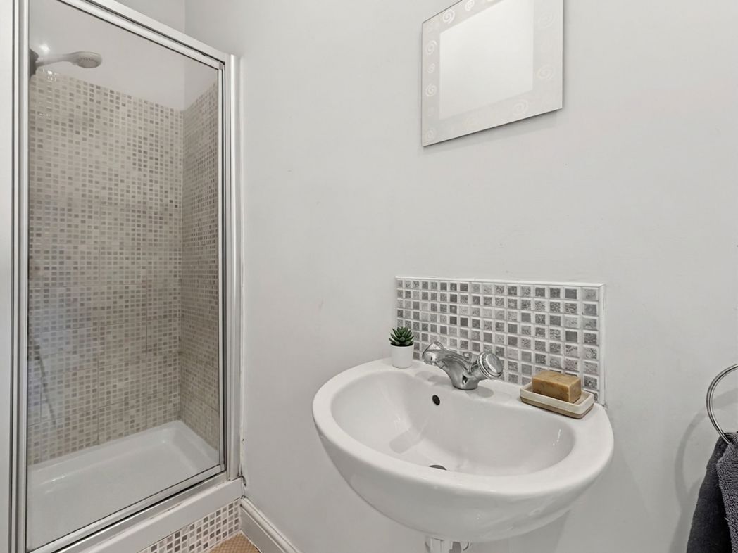 Property image 24 of 34