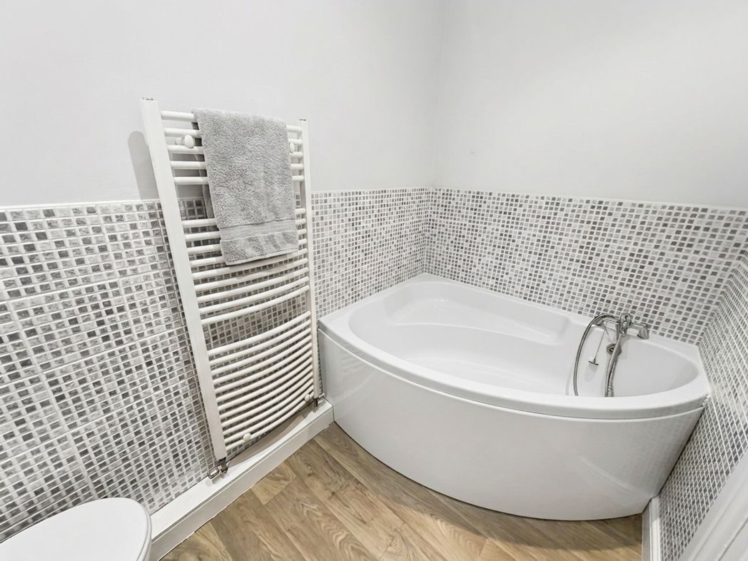 Property image 25 of 34