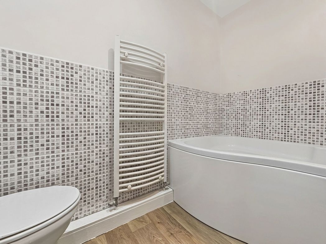 Property image 32 of 34