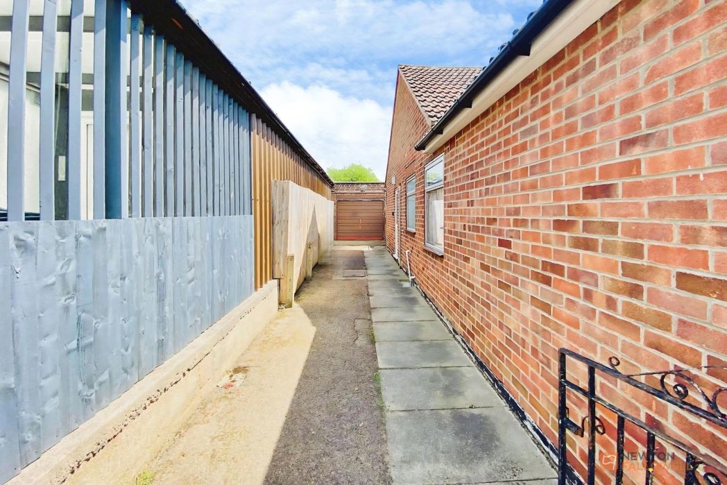 Property image 33 of 54
