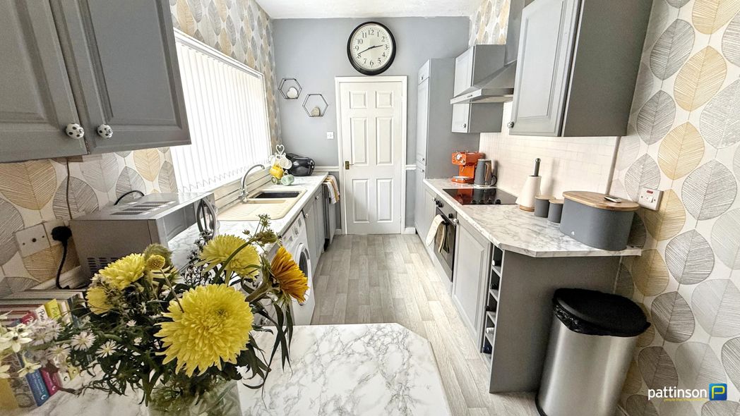 Property image 11 of 32