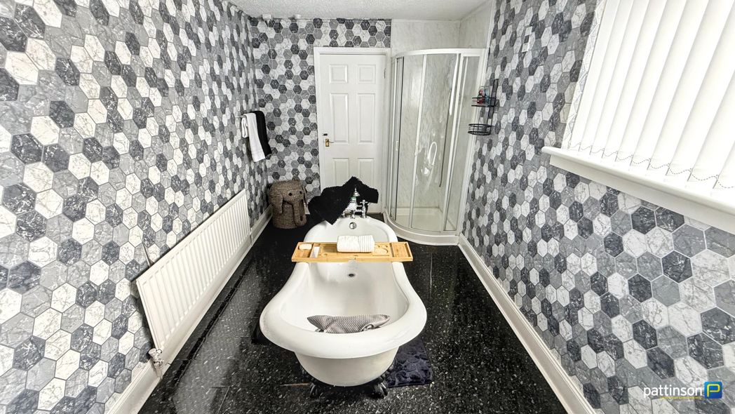 Property image 26 of 32