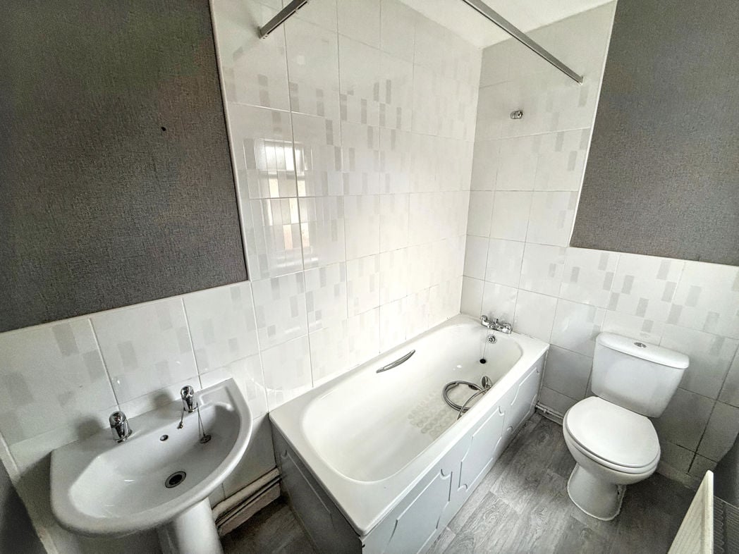 Property image 7 of 8