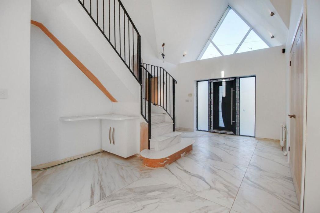 Property image 2 of 26