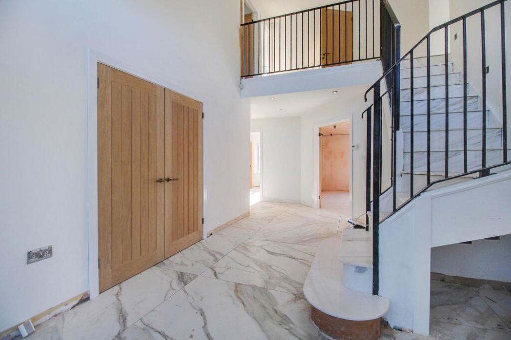Property image 3 of 26
