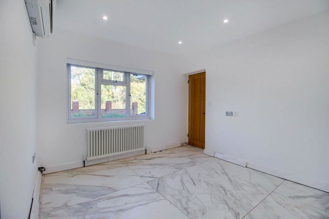 Property image 4 of 26
