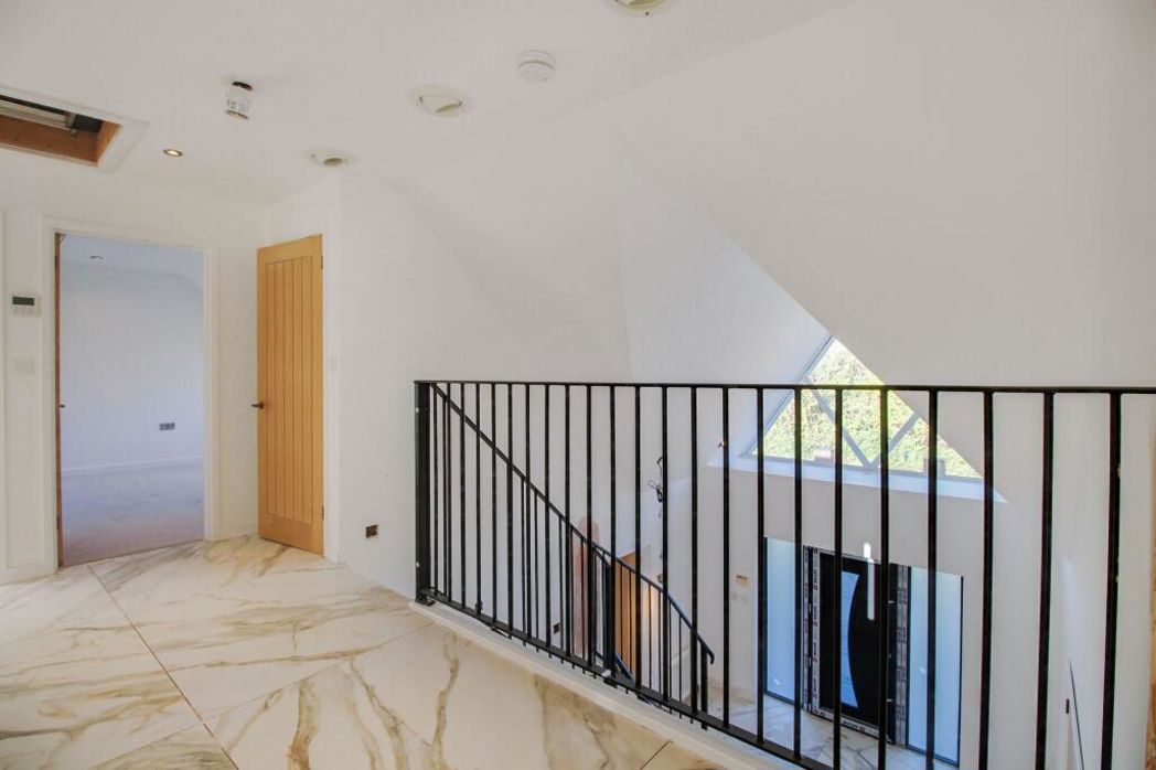 Property image 14 of 26