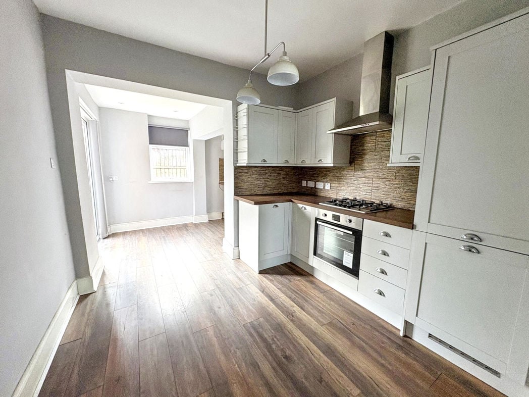 Property image 4 of 14