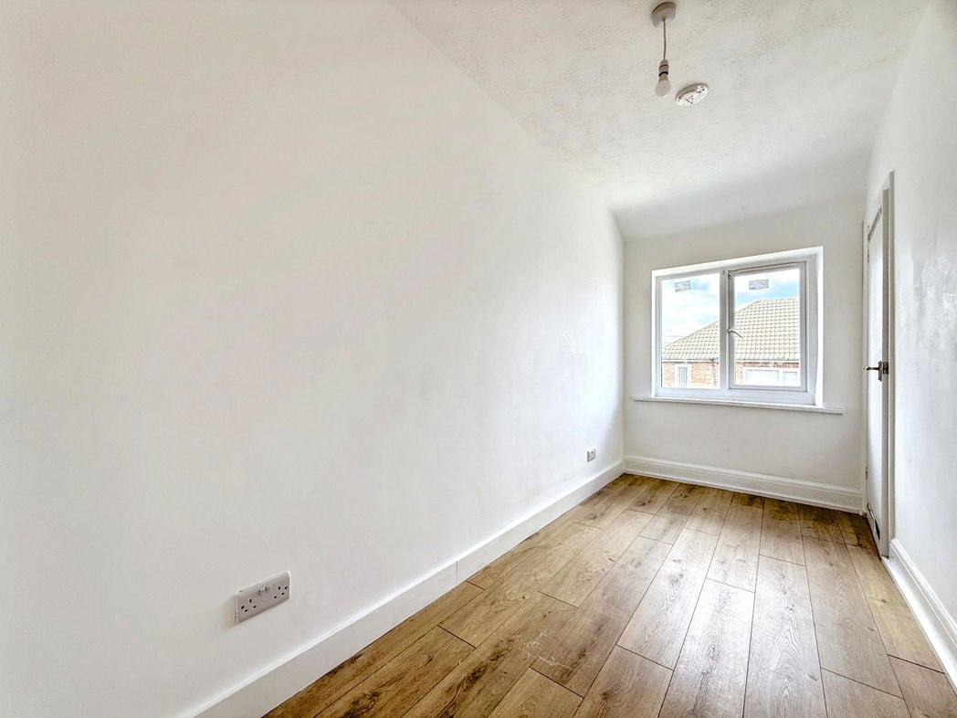Property image 16 of 19