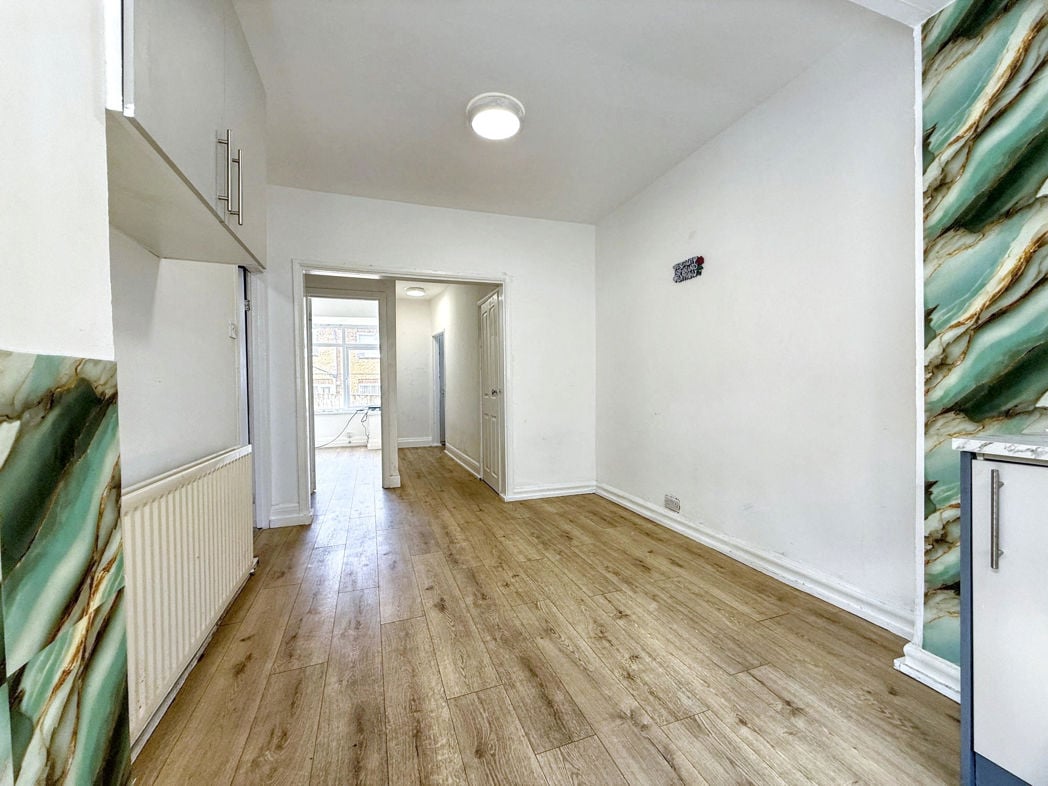 Property image 4 of 19