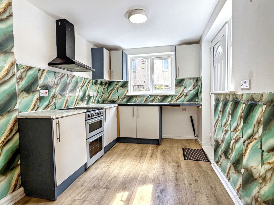 Property image 3 of 19