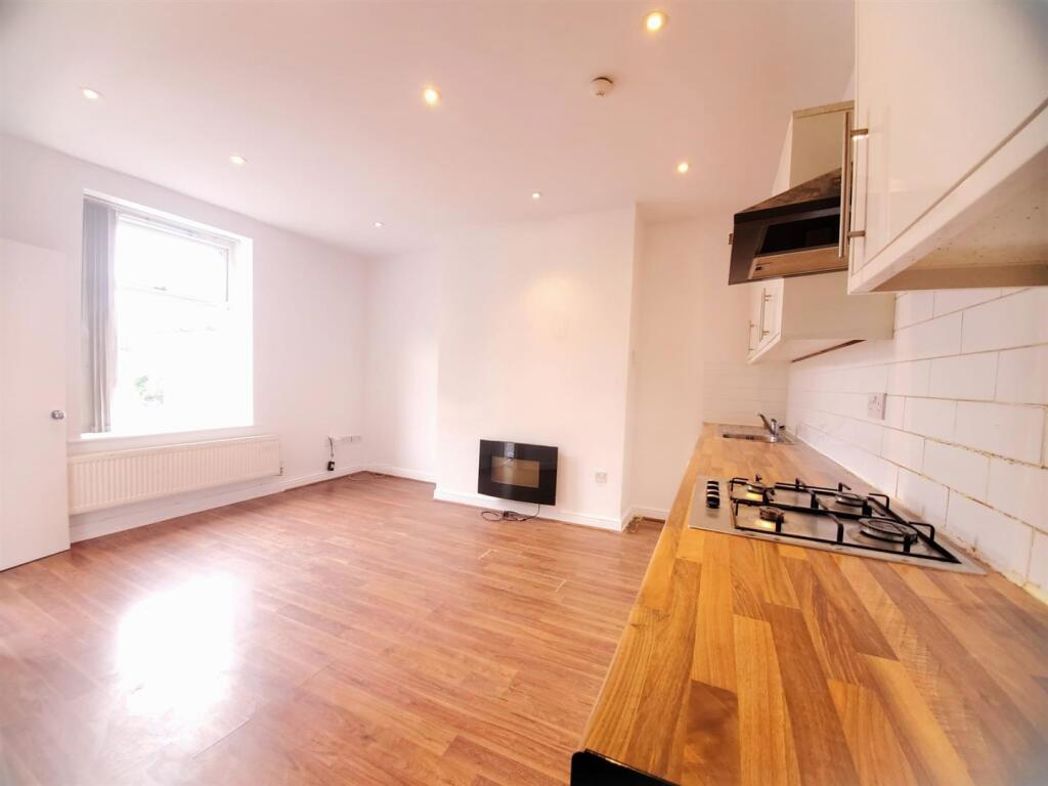 Property image 4 of 13