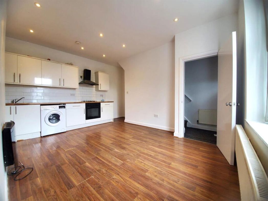Property image 5 of 13