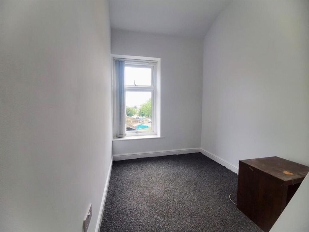 Property image 10 of 13