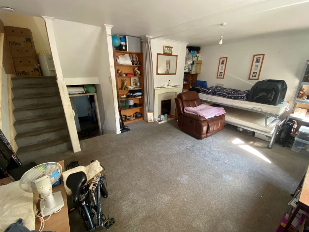 Lounge/dining room