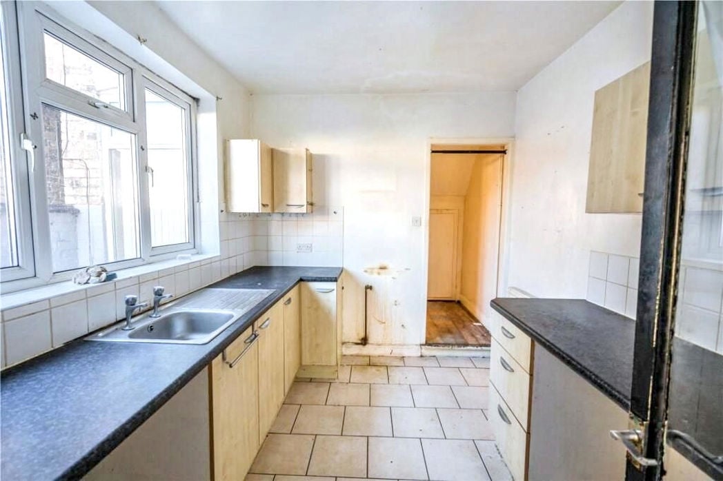 Property image 8 of 16