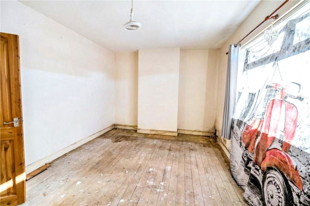 Property image 10 of 16