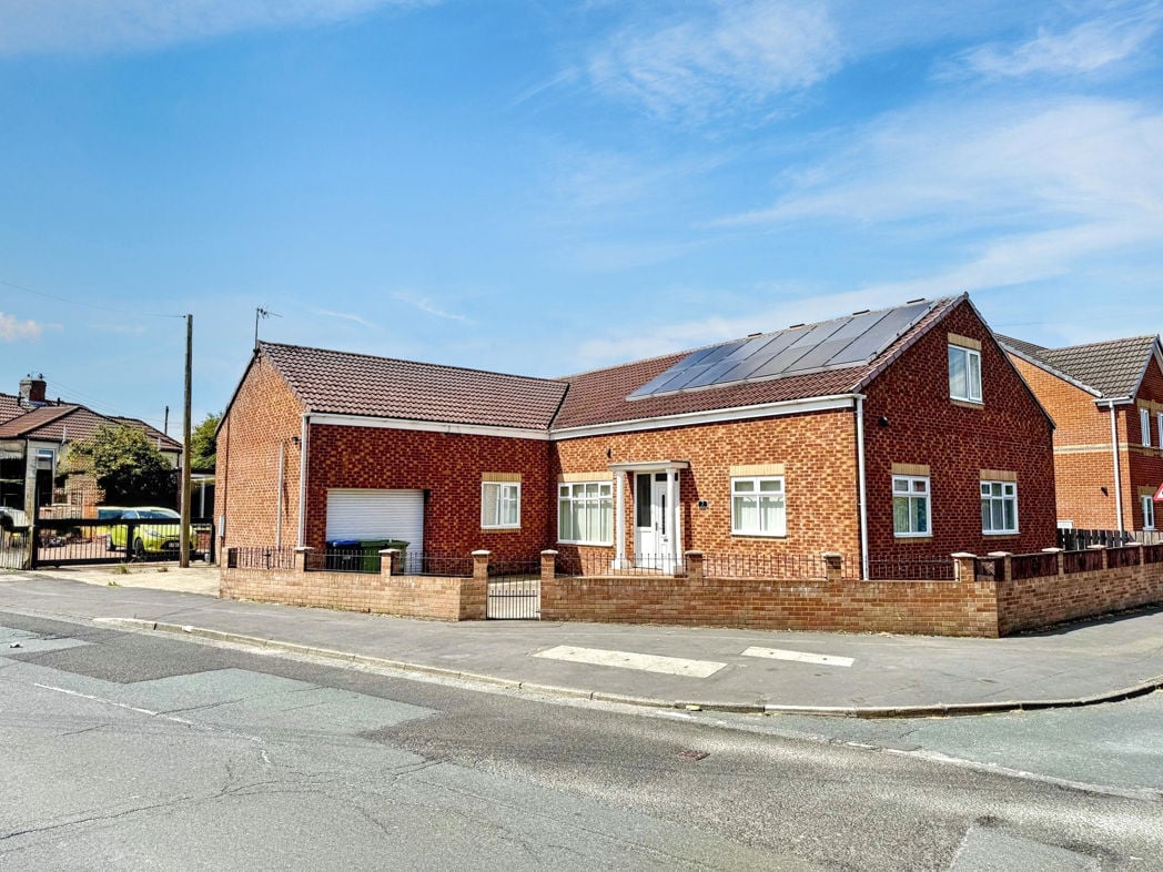 Property image 1 of 33