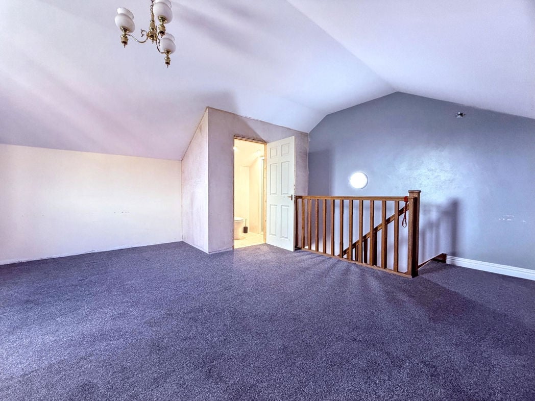 Property image 17 of 33