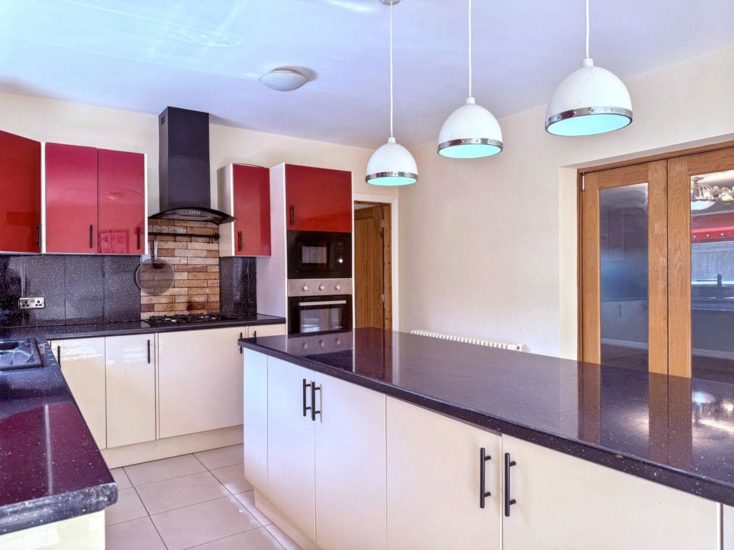 Property image 6 of 33