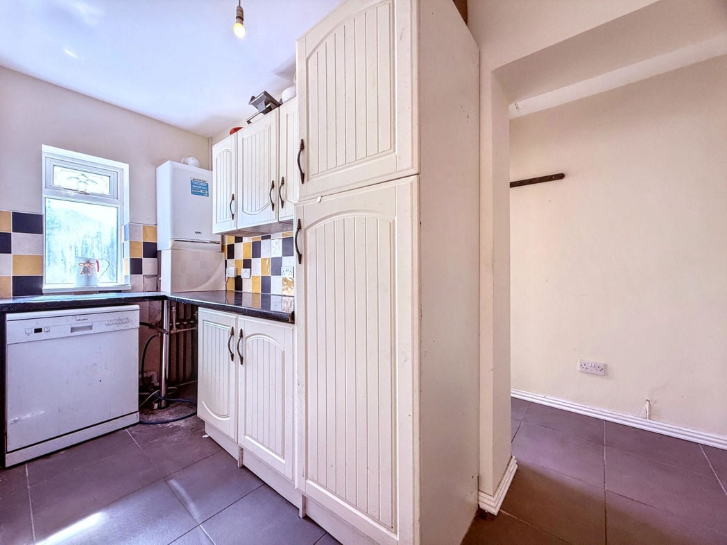 Property image 11 of 33