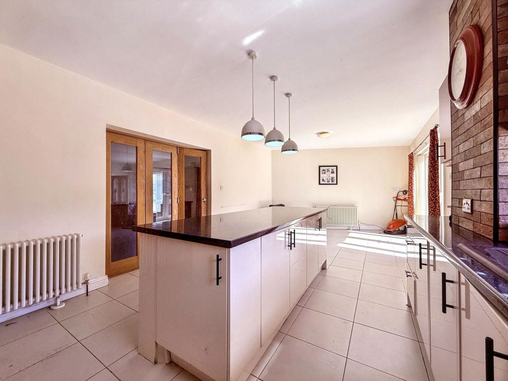 Property image 7 of 33
