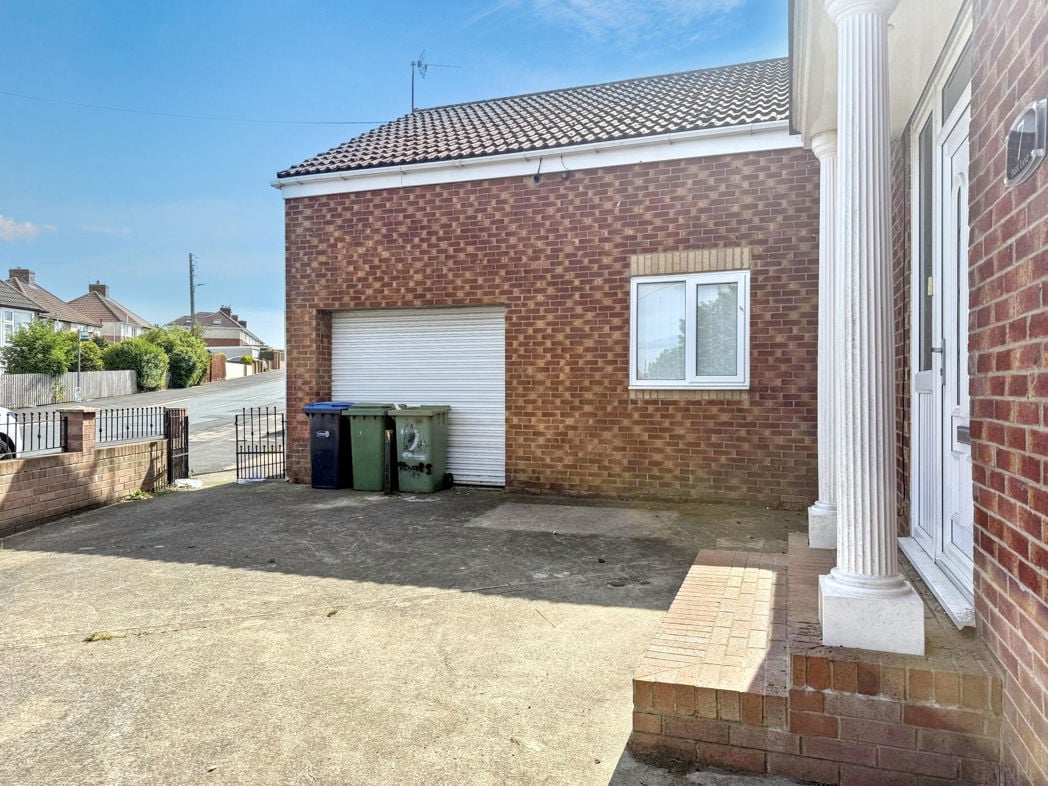 Property image 30 of 33