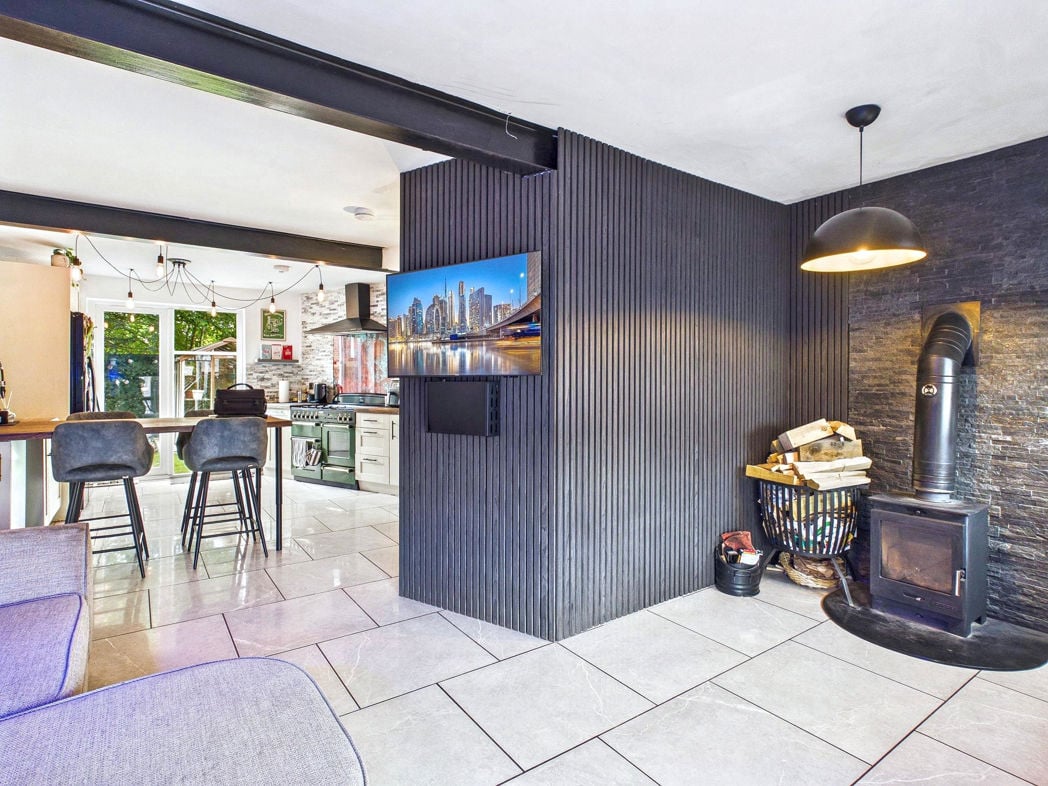 Kitchen/ Living Room
