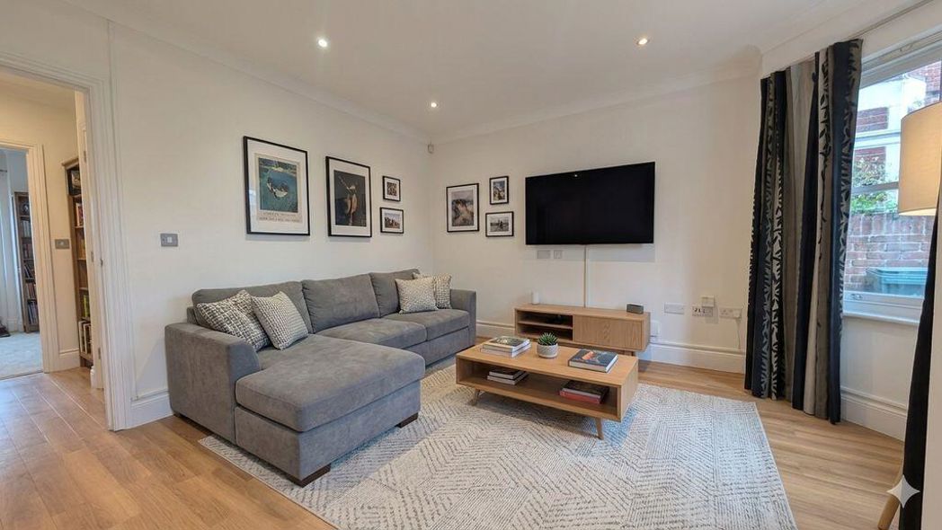 Property image 2 of 27