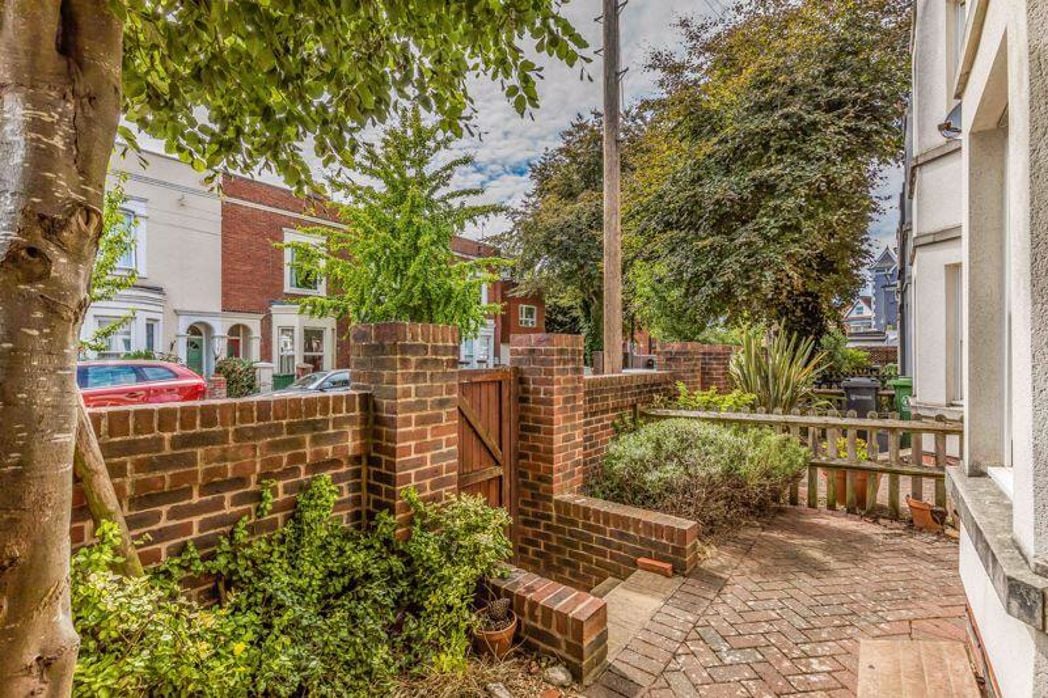 Property image 13 of 27