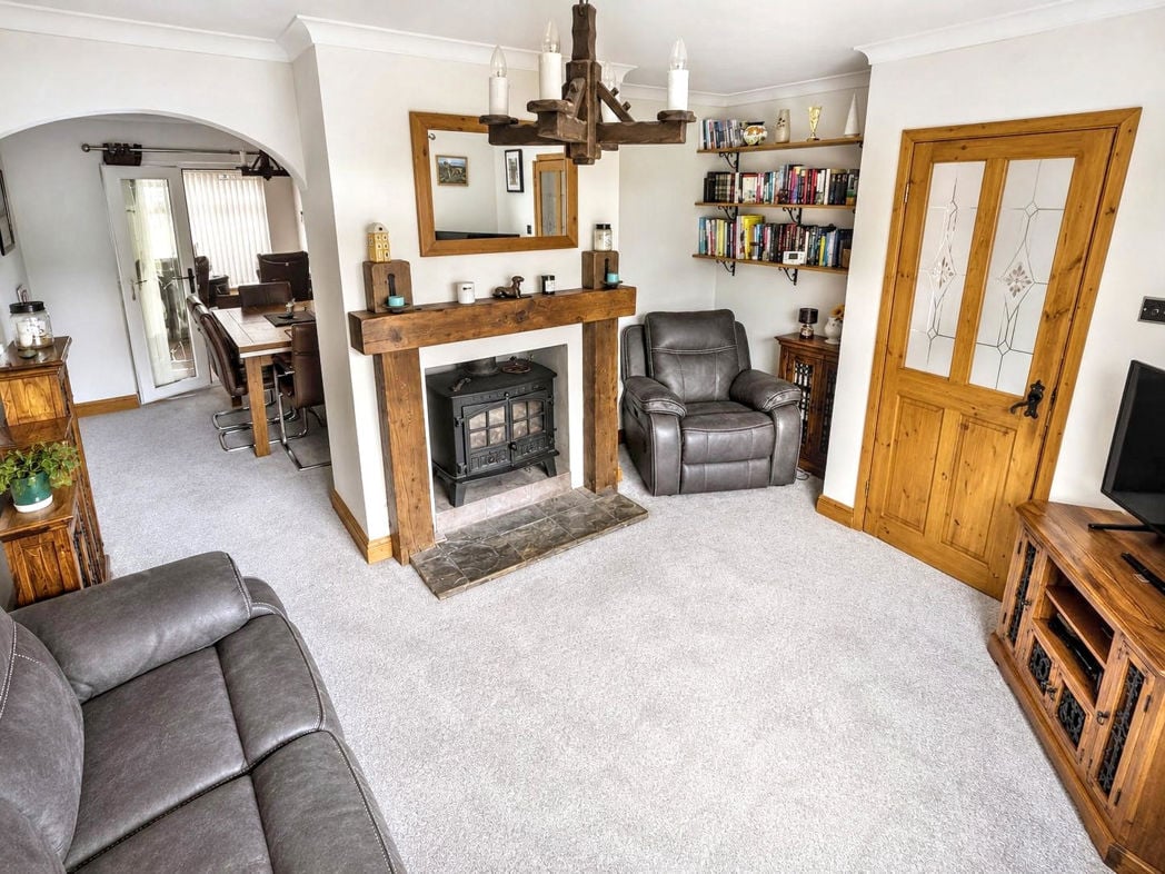 Property image 3 of 21