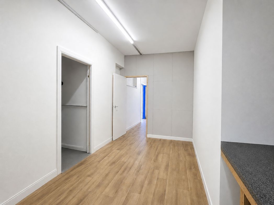 Property image 5 of 17