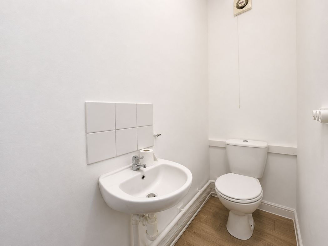 Property image 7 of 17