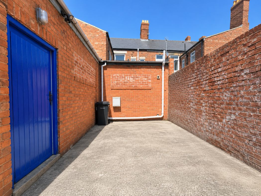 Property image 9 of 17
