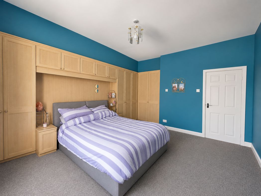 Property image 14 of 17