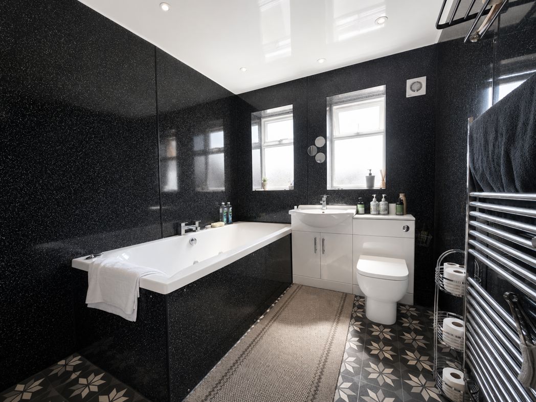 Property image 16 of 17