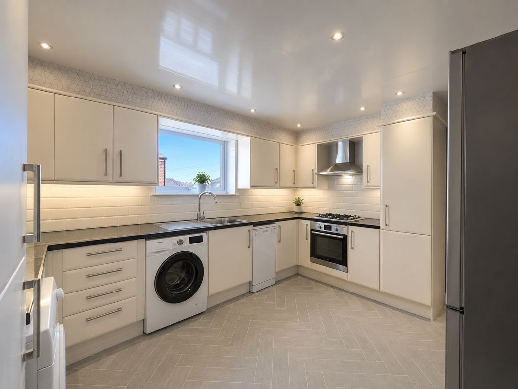 Property image 10 of 17
