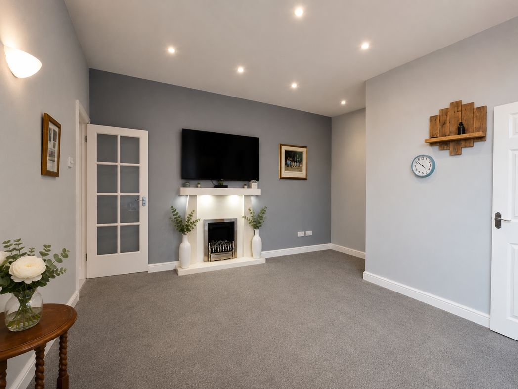 Property image 11 of 17